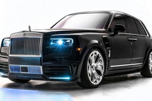 Cận cảnh Rolls-Royce Cullinan của rapper Drake mang nội thất đen huyền bí
