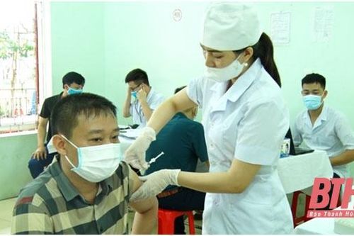 Thọ Xuân: Tiêm 1.000 liều vắc - xin phòng COVID-19 cho lực lượng tuyến đầu chống dịch