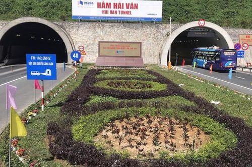 Bất ngờ tăng phí hầm đường bộ Hải Vân lên mức kịch trần, nhiều xe vượt đèo né trạm