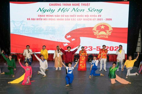 An Giang: Diễn báo cáo Chương trình văn nghệ tuyên truyền bầu cử đại biểu Quốc hội khóa XV và đại biểu HĐND các cấp nhiệm kỳ 2021 – 2026