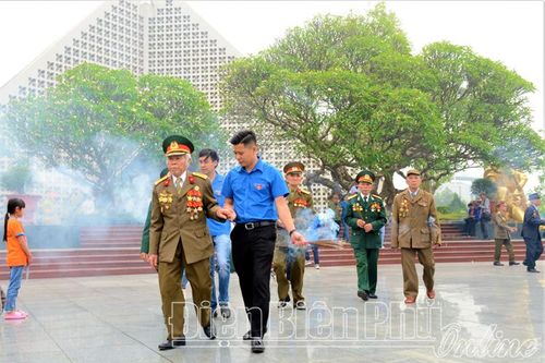 'Sống dậy' ký ức xung trận của những chiến sĩ Điện Biên