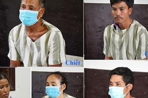 Khởi tố người đàn ông 70 tuổi cùng các con tấn công Công an