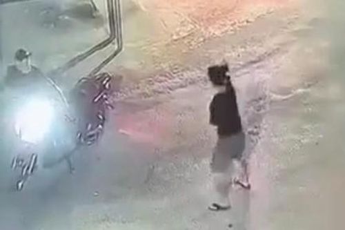 Truy xét nhóm thanh niên nổ súng đuổi chém nhau tại công viên