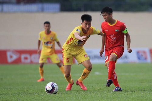 SLNA xuống dốc không phanh ở V-League