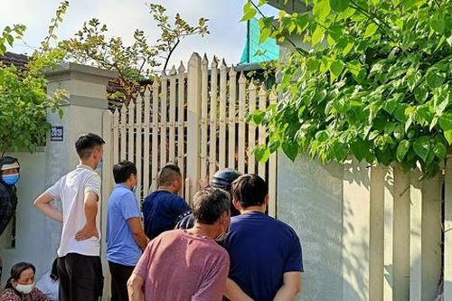 Thanh Hóa: Nghịch tử nghi ngáo đá cắt cổ mẹ