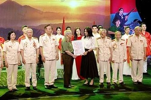Những cánh chim tiếp lửa