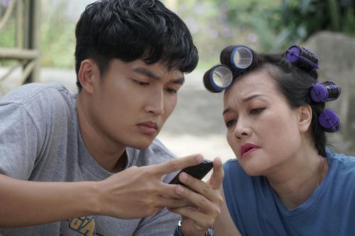 Diễn viên Đình Tú giải thích về bức ảnh gây tranh cãi 'lái xe không đeo khẩu trang'