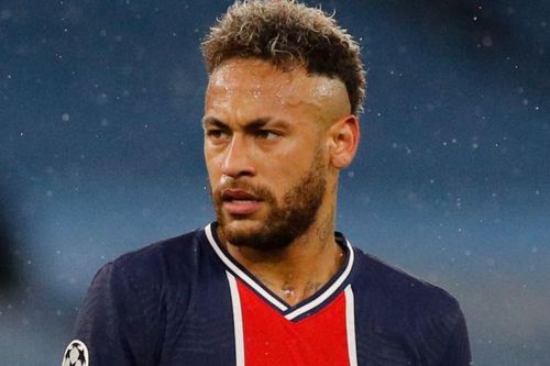 Neymar bất lực trước hàng thủ Man City