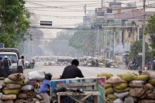 Myanmar cấm truyền hình vệ tinh