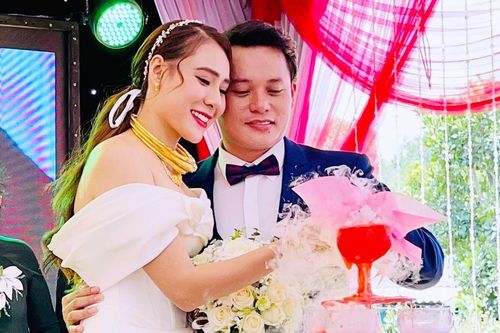 Lễ cưới của Hồ Bích Trâm ở Quảng Ngãi