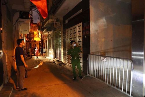 11 trường hợp tiếp xúc ca nghi mắc Covid-19 ở quận Ba Đình có kết quả xét nghiệm âm tính lần 1