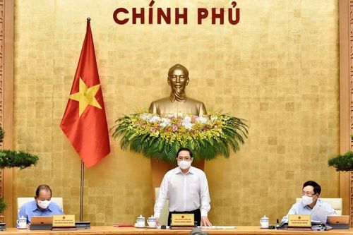 Thủ tướng: 'Chuyển trạng thái phòng chống dịch từ phòng ngự sang chủ động tấn công, song phải hài hòa giữa phòng ngự và tấn công'