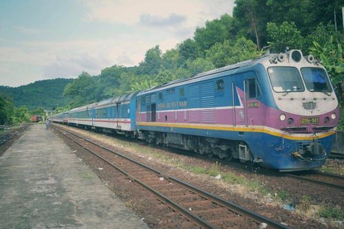 Đường sắt tạm dừng chạy tàu Hà Nội - Yên Bái