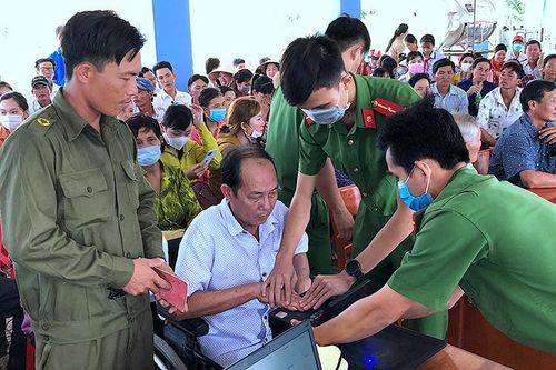 Chuyện cấp căn cước công dân ở Cà Mau