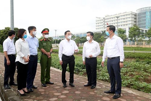 Hà Nội vận động người dân không ra khỏi nhà khi không cần thiết