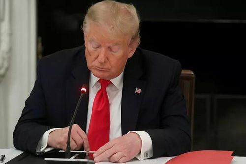 Ông Trump ra mắt nền tảng truyền thông riêng 'Từ bàn làm việc của Donald J.Trump'