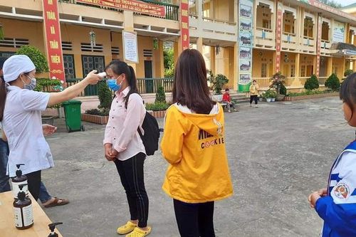 Trường học vùng biên: An toàn đón học sinh trở lại trường lớp