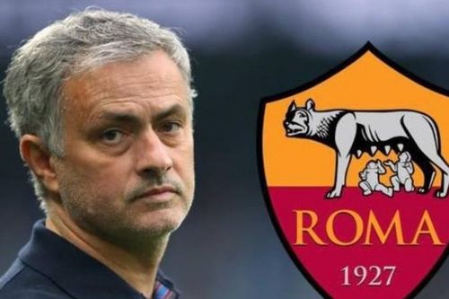 Jose Mourinho tiết lộ về quyết định ngồi vào chiếc ghế nóng tại sân Olimpico của AS Roma