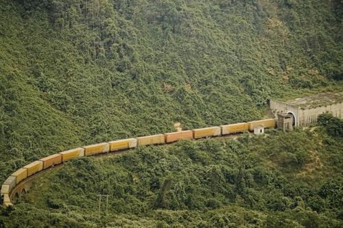 Kỳ quan đèo Hải Vân hùng vĩ giữa biển trời, điểm check-in nhiều nhất Việt Nam