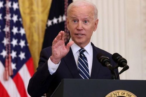 Ông Biden đặt mục tiêu tiêm chủng cho 70% người lớn trước Quốc khánh Mỹ