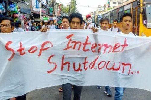 Myanmar cấm truyền hình vệ tinh