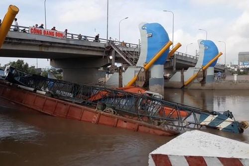 Nguyên nhân dẫn đến 2 vụ sà lan chìm tại cửa Cống ngăn triều chống ngập Bạc Liêu