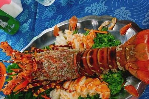 Xử phạt nhà hàng hải sản ở Nha Trang vì bán 3,5 triệu đồng/kg tôm hùm