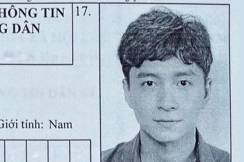 Ngô Kiến Huy khoe ảnh chụp căn cước công dân gây 'bão' mạng