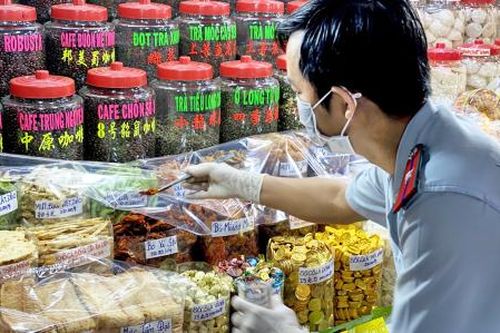 Mua thực phẩm an toàn 'lấy tiếng' rồi trộn hàng trôi nổi