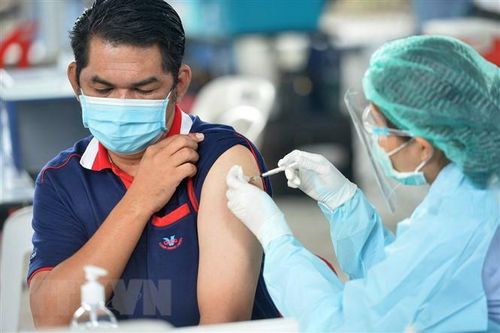 Thái Lan ưu tiên tiêm vaccine ngừa COVID-19 cho người dân