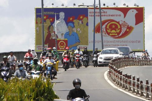 TP.HCM trang hoàng đường phố chào mừng ngày hội toàn dân đi bầu cử