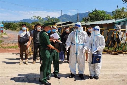 Điện Biên: Trao trả 13 công dân Trung Quốc xuất, nhập cảnh trái phép