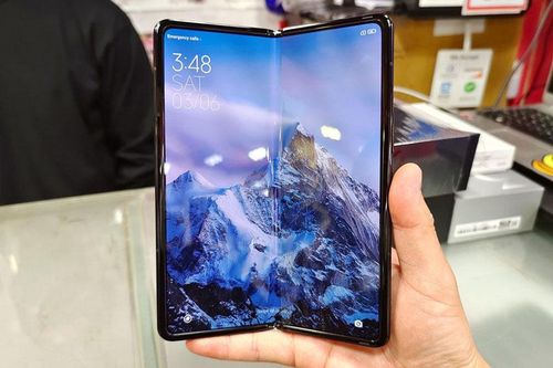 Smartphone màn hình gập, chip S888, RAM 16 GB, sạc siêu tốc, giá hơn 46 triệu đồng