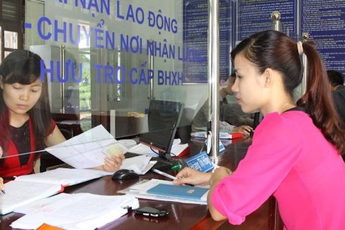 Rút tiền Bảo hiểm xã hội một lần: Người lao động thiệt thòi cả trước mắt và lâu dài