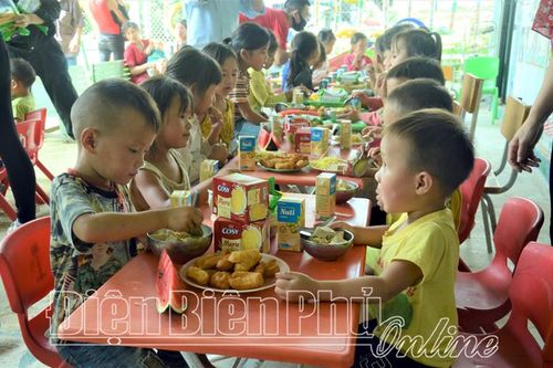 Bảo vệ, chăm sóc trẻ em ở huyện Ðiện Biên