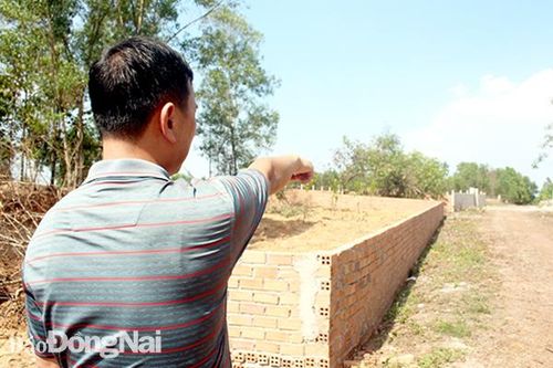 Ngang nhiên lấn chiếm đất công