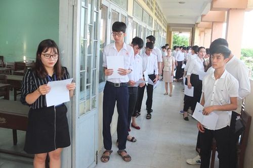 Tiếp tục phát triển giáo dục và đào tạo theo hướng nâng cao chất lượng