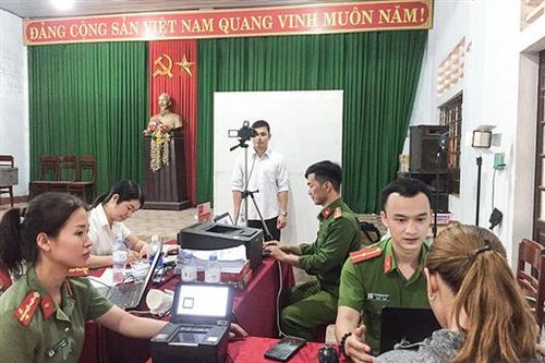 Phấn đấu về đích cấp thẻ căn cước công dân trước kế hoạch
