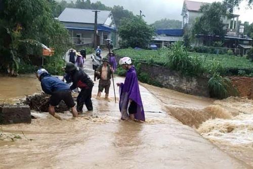 Mưa lớn gây thiệt hại về tài sản