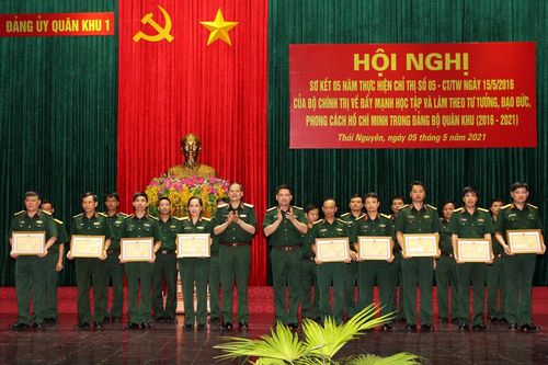 Quân khu 1 sơ kết 5 năm thực hiện Chỉ thị số 05 của Bộ Chính trị