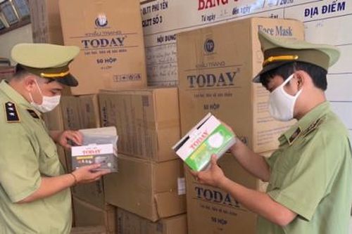 Phú Yên: Thu hàng chục nghìn khẩu trang không có hóa đơn, chứng từ