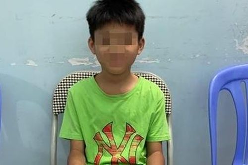 Truy tìm người đàn ông nghi bạo hành con trai