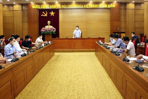 Thêm 8 ca nghi mắc COVID-19, Vĩnh Phúc họp khẩn trong đêm