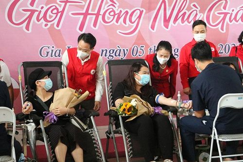 Hà Nội phát động Tháng nhân đạo kêu gọi cùng xây dựng cộng đồng an toàn