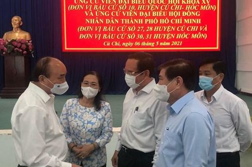 Chủ tịch nước Nguyễn Xuân Phúc tiếp xúc cử tri huyện Củ Chi