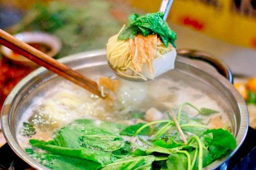 Các hàng ăn đêm hấp dẫn giữa Sài thành