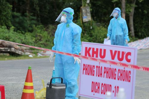 210 hộ dân ở Hà Tĩnh bị phong tỏa sau 2 ca tái dương tính
