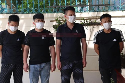 Công an phát hiện 4 người Trung Quốc trốn dưới gầm cầu
