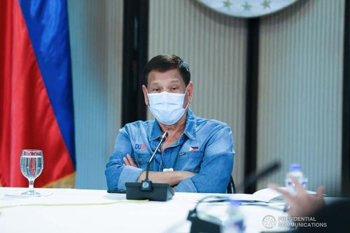 Philippines sẽ bắt giam người đeo khẩu trang sai cách