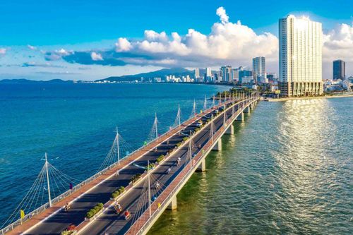 Những cây cầu ở miền Trung nằm tại nơi sông đổ ra biển
